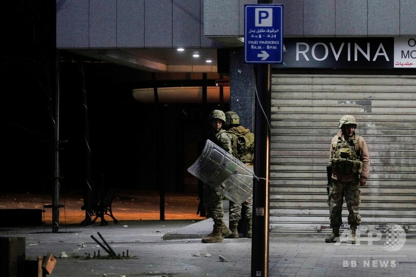 経済危機のレバノン、コロナ封鎖で状況悪化 衝突相次ぐ