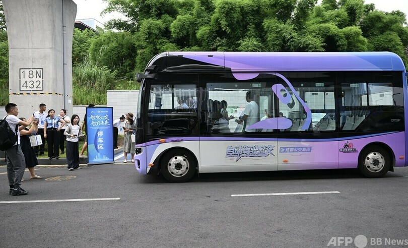 成都、初の自動運転バス路線を公開