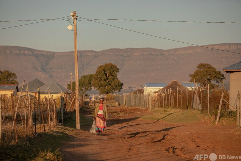 南ア「死の村」 高齢者狙う連続殺人事件