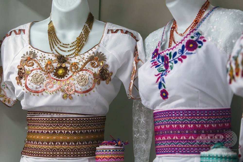 エクアドル人デザイナーによるモダンな先住民スタイル 写真17枚 国際ニュース Afpbb News