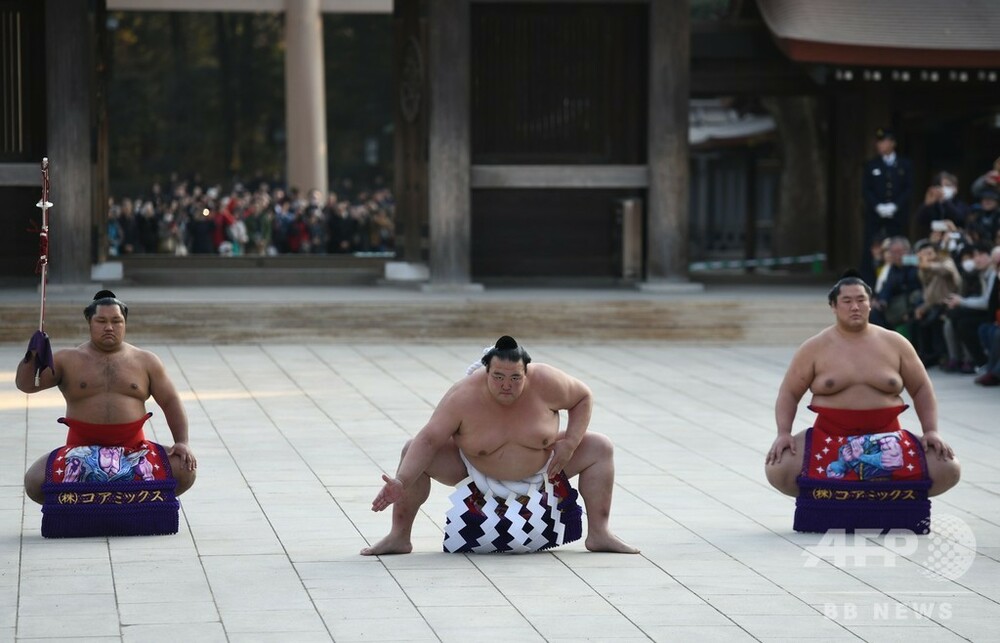 3横綱が明治神宮で新春恒例の奉納土俵入り 写真14枚 国際 3横綱が明治神宮で新春恒例の奉納土俵入り 写真14枚 国際