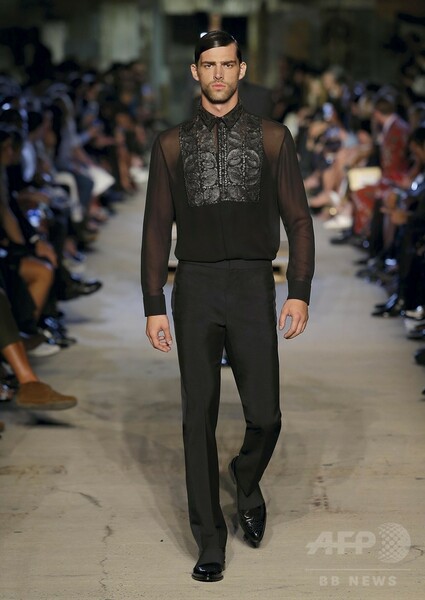 「ジバンシィ」16年春夏コレクション