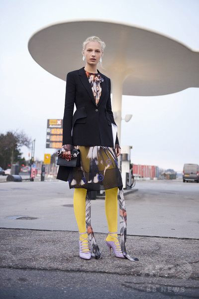 「ジバンシィ」17年フォールコレクション