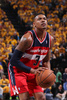 13-14NBAプレーオフ・イースタンカンファレンス準決勝（7回戦制）、インディアナ・ペイサーズ（Indiana Pacers）対ワシントン・ウィザーズ（Washington Wizards）第1戦。フリースローに臨むワシントン・ウィザーズのブラッドリー・ビール（Bradley Beal、2014年5月5日撮影）。(c)AFP/Getty Images/NBAE/Gary Dineen
