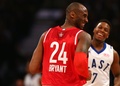 NBAオールスターゲーム2016。試合中に笑顔をみせるロサンゼルス・レイカーズのコービー・ブライアント（2016年2月14日撮影）。(c)AFP/Getty Images/Elsa