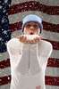 米テレビ局%%NBC%%と米国五輪委員会（%%US Olympic Committee%%、%%USOC%%）が12日、ロサンゼルス（Los Angeles）のスマッシュボックス・スタジオ（Smashbox Studios）でプロモーション用の写真撮影を行い、米国のフィギュアスケート選手などが参加した。写真はカメラに向けてポーズをとるジョニー・ウェア（%%Johnny Weir%%）。（2009年5月12日撮影）(c)AFP/Getty Images/Harry How