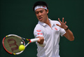 テニス、ウィンブルドン選手権（The Championships Wimbledon 2013）男子シングルス2回戦。リターンを狙う錦織圭（Kei Nishikori、2013年6月27日撮影）。(c)AFP/CARL COURT