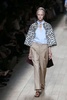 フランス・パリ市内で発表された「ヴァレンティノ（VALENTINO）」14年春夏コレクション（2013年10月1日撮影）。(c)AFP/PATRICK KOVARIK
