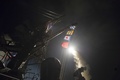 米海軍の駆逐艦ロスからシリアの空軍基地に向けて発射される巡航ミサイル「トマホーク」。米海軍提供（2017年4月7日撮影・公開）。(c)AFP/US NAVY/Mass Communication Specialist 3rd Class Robert S. Price