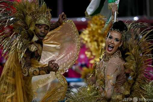 リオのカーニバル最高潮 3年ぶり通常開催 写真40枚 国際ニュース