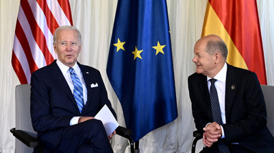 G7、ロシア産金の輸入禁止へ 米大統領