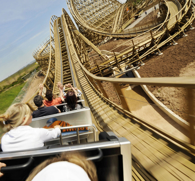ドイツ南部の遊園地に木造ジェットコースター登場