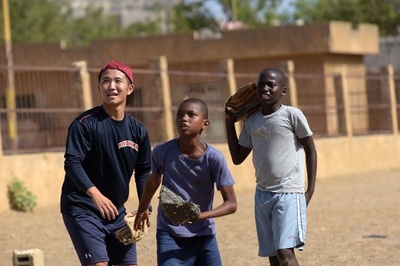 元高校球児の大きな夢、セネガルの子どもたちに野球を指導