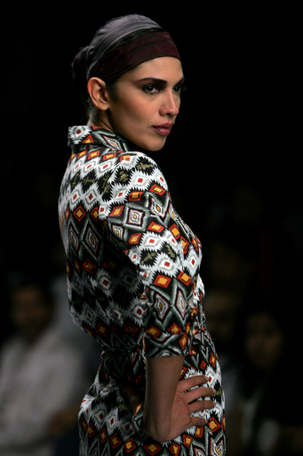 ＜07/08年秋冬インド・ファッション・ウィーク＞Raghavendra Rathore、新作を発表 - インド