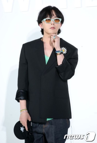 韓流人気グループのメンバー、麻薬容疑で在宅起訴