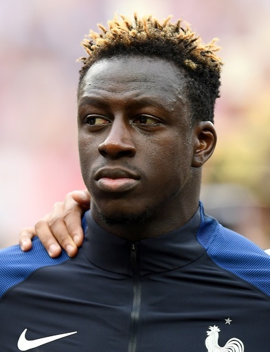 リーグ1王者モナコ、シティのメンディ獲得オファーを拒否