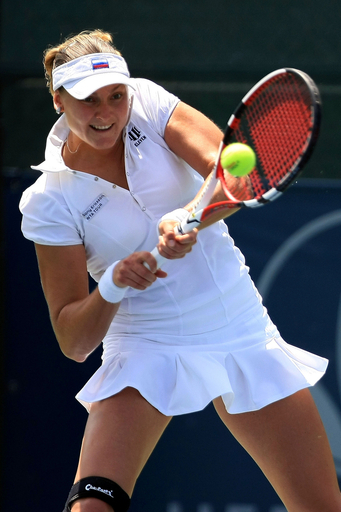 ペトロワ ジドコワ退け2回戦へ