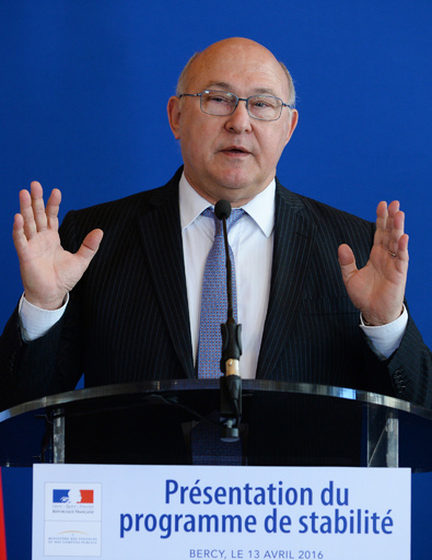 全面否定から一転 仏財務相、女性記者への不適切行為認める