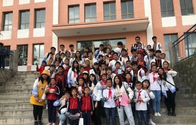 香港の若者たちが甘粛省の少数民族学生と交流