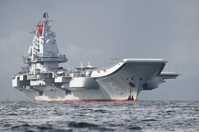 中国海軍空母、与那国島と西表島間を航行 防衛省