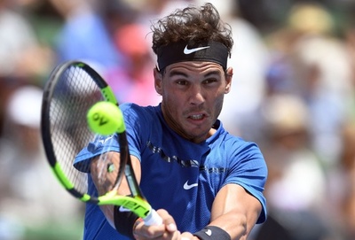 王者ナダル、今季初実戦は黒星 昨年負傷の膝は「大丈夫」