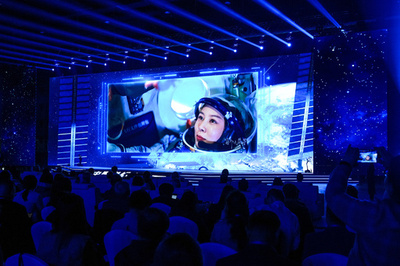 宇宙で撮影したドキュメンタリー『窓の外は青い星』 興行収入8.4億円相当を突破