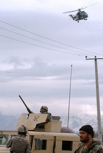 カブールで米大使館車列に自爆テロ - アフガニスタン