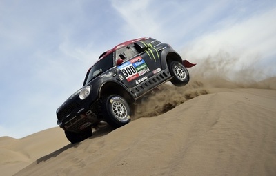 ミニ勢が第9ステージの上位を独占、アルアティアはリードを広げる ダカールラリー