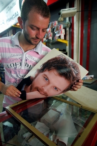 メロドラマの主人公に恋した妻に夫が三くだり半、アルジェリア