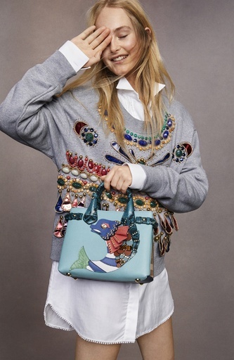 「バーバリー」個性的なビーストが彩るカプセルコレクション