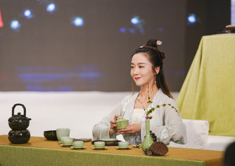 茶を飲む習慣が心血管疾患のリスク下げる、中国の研究者が実証