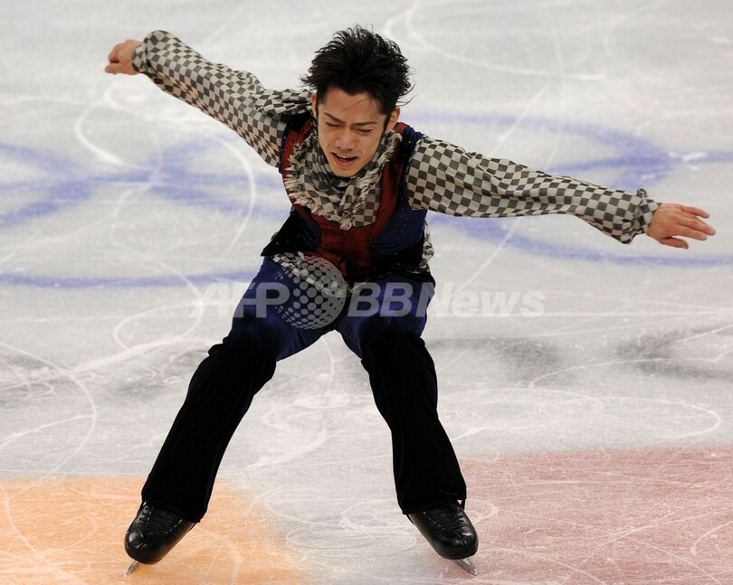 高橋が男子フィギュア初メダルの銅 優勝はライサチェク、バンクーバー冬季五輪