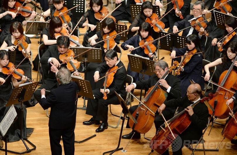 皇太子さまと愛子さま、学習院の演奏会で共演