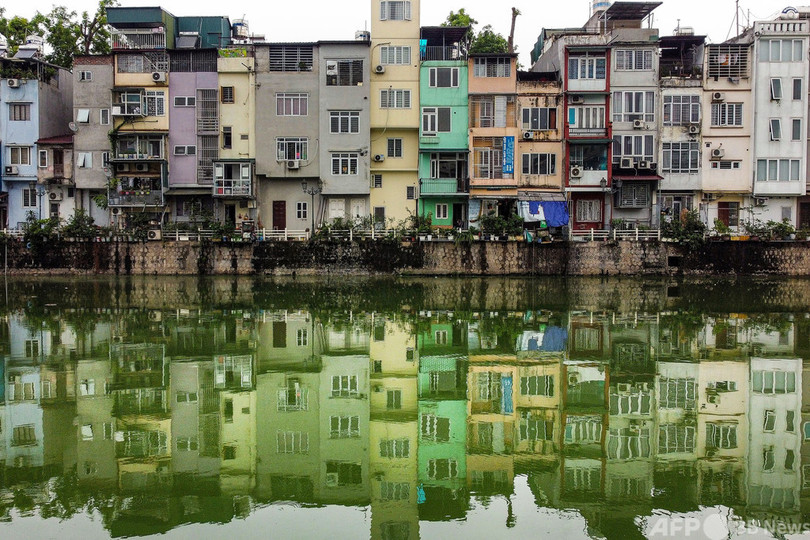 ハノイの細長い「チューブハウス」 人口過密の街並み彩る