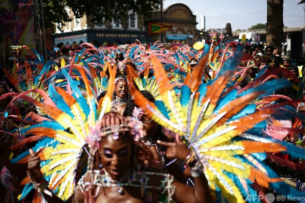 祝祭と暴力　スティールパンとカーニヴァルの文化政治 祝祭と暴力: スティ-ルパンとカ-ニヴァルの文化政治 | 冨田 晃