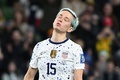 サッカー女子W杯オーストラリア・ニュージーランド大会、決勝トーナメント1回戦、スウェーデン対米国。PKを失敗し落胆する米国のミーガン・ラピノー（2023年8月6日撮影）。(c)WILLIAM WEST / AFP