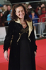 写真は、プレミア会場に到着した出演女優の%%Lucy Cohu%%。(c)AFP/MAX NASH