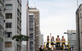 ブラジル・サンパウロ（Sao Paulo）で10日、毎年恒例の「ゲイ・プライド・パレード（Gay Pride Parade）」が開かれた。「ホモフォビア（同性愛嫌悪）は治療できる（Homophobia has cure）」とのテーマの下、およそ300万人がパレードに参加した（2012年6月10日撮影）。(c)AFP/Yasuyoshi CHIBA