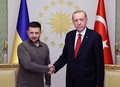 トルコ・イスタンブールで共同記者会見を行ったレジェプ・タイップ・エルドアン大統領（右）とウクライナのウォロディミル・ゼレンスキー大統領（2023年7月7日撮影）。(c)AFP PHOTO / Press Office of the Presidency of Turkey
