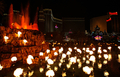 米ラスベガス（Las Vegas）のミラージュ・ホテル＆カジノ（Mirage Hotel ＆ Casino）前で初披露された火山ショー。2500万ドル（約23億円）をかけてリニューアルされた。（2008年12月11日撮影）(c)AFP/Getty Images/Ethan Miller