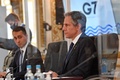 英ロンドンで始まった先進7か国（G7）外相会議に出席したアントニー・ブリンケン米国務長官（右、2021年5月4日撮影）。(c)Ben STANSALL / various sources / AFP