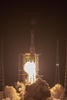 無人補給船「天舟2号」を搭載し、中国海南省の文昌衛星発射センターから打ち上げられた長征7号ロケット（2021年5月29日撮影）。(c)AFP