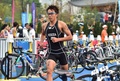 第17回アジア競技大会（17th Asian Games、Asiad）トライアスロン混合リレーのレースに臨む細田雄一（Yuichi Hosoda、2014年9月26日撮影）。(c)AFP/JUNG YEON-JE