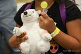 双子の実子を窒息死させ起訴された米国人女、ワクチンのせいだと主張