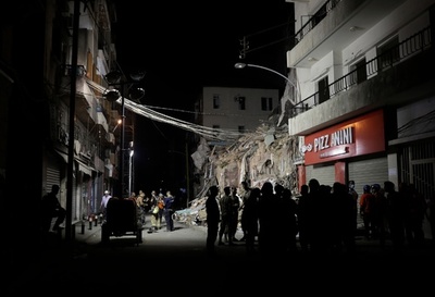 がれきの下に生存者の鼓動か、ベイルート大爆発から1か月