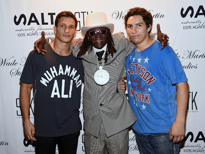 モハメド・アリ氏の孫、祖父のトランクスはきデビュー 初回TKO勝ち