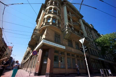 ラトビアのダークツーリズム、旧KGB本部を期間限定で一般公開