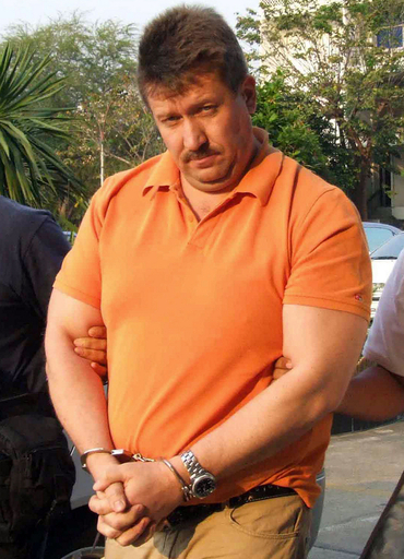 「死の商人」の名で知られるロシアの武器密売業者、タイで逮捕される