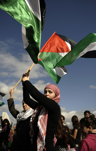 ガザ封鎖にイスラエル人が抗議デモ