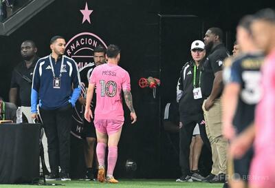 メッシがリーグ戦で途中交代、W杯開幕控え負傷の懸念